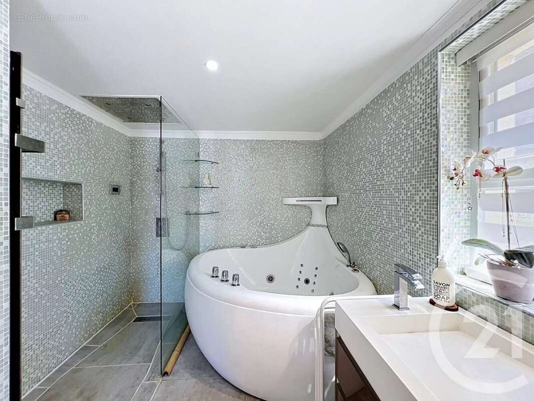 Maison à MOUGINS