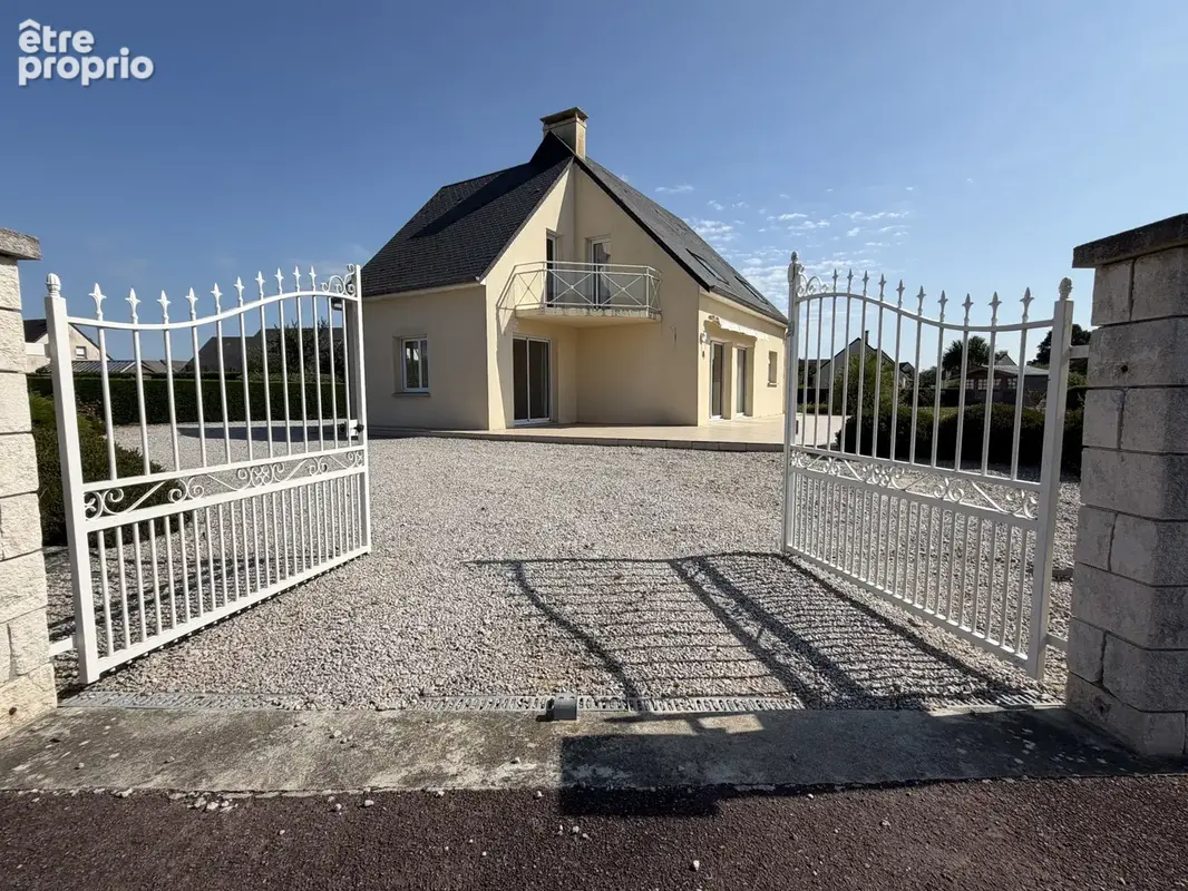 Sainte Mère Eglise, pavillon en parfait état proposant une possibilité de vie de plain-pied. - photo 1