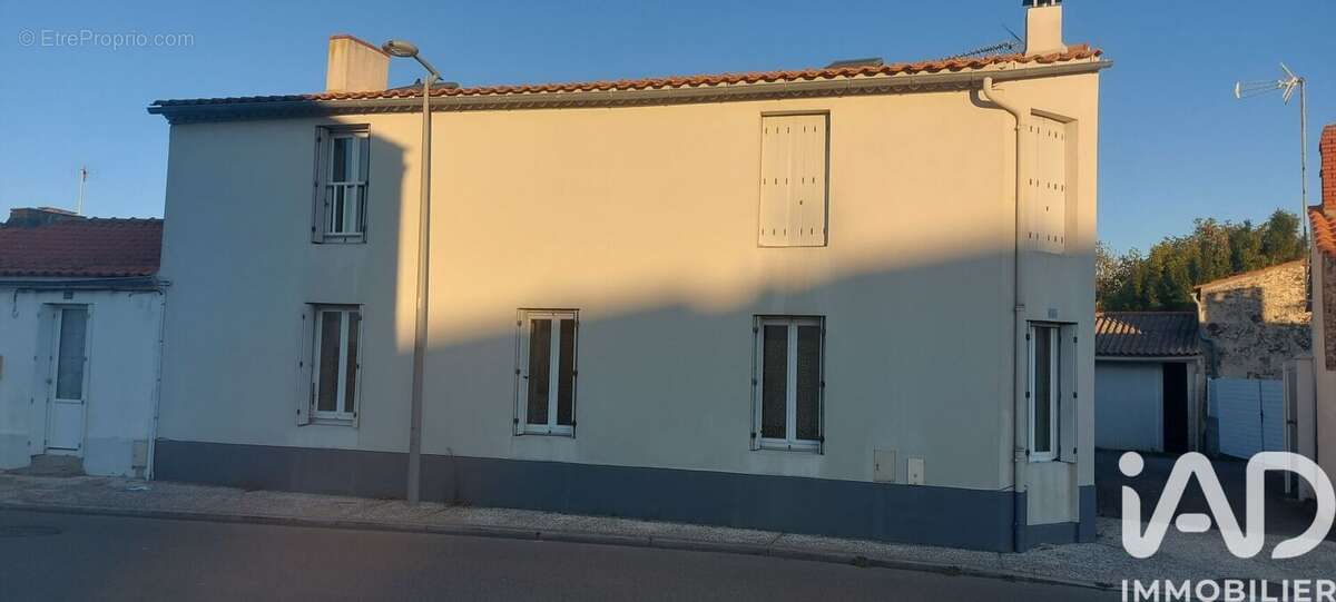 Photo 2 - Maison à SAINT-CHRISTOPHE-DU-LIGNERON