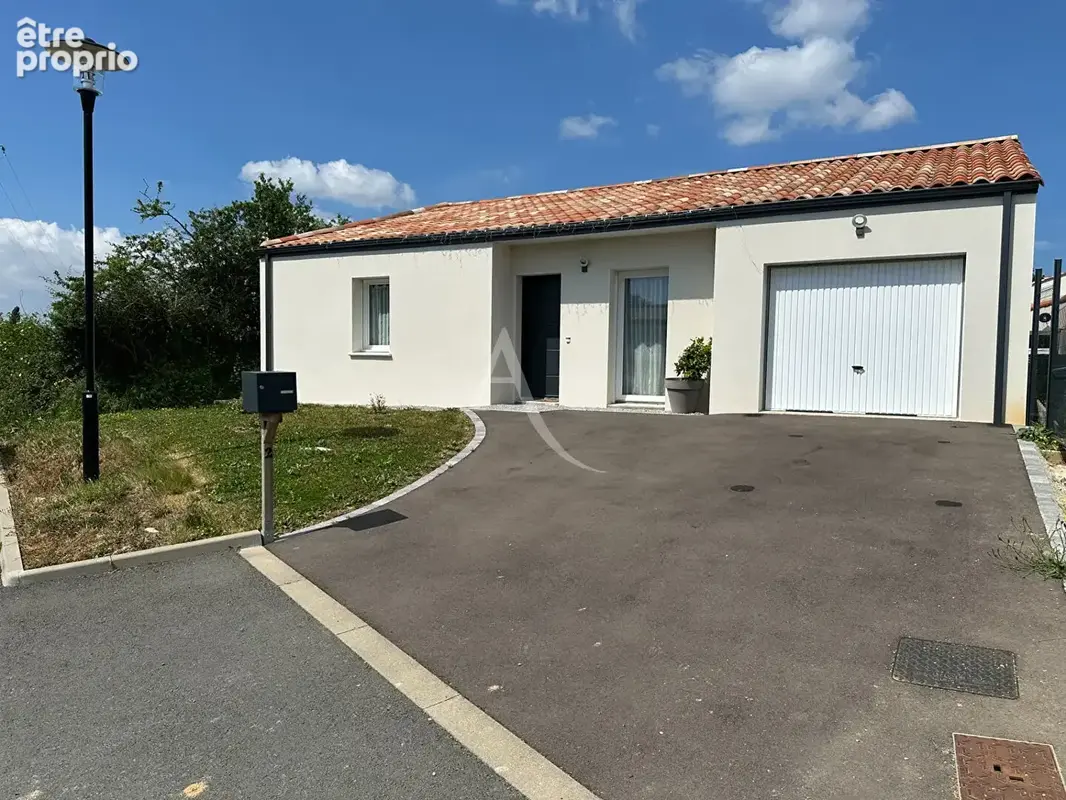 Maison à MOUTIERS-LES-MAUXFAITS