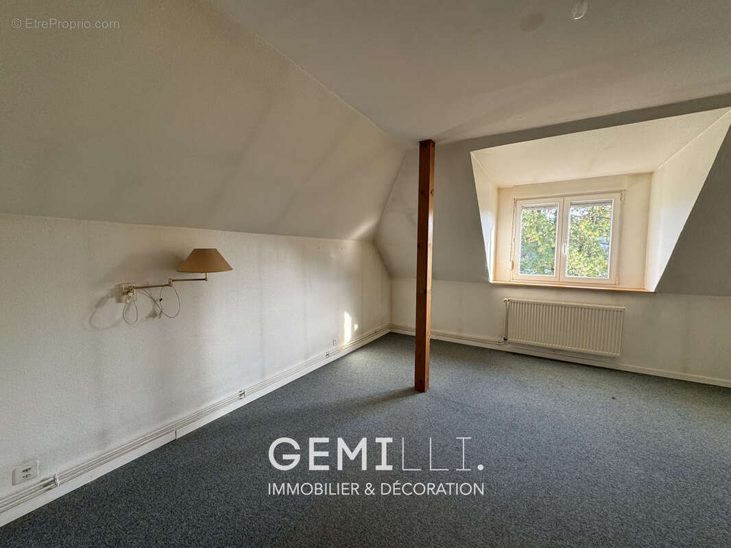 Maison à STEINBRUNN-LE-BAS