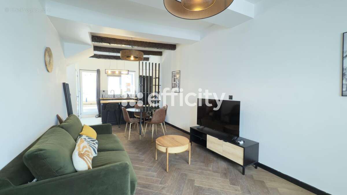 Appartement à MARSEILLE-1E