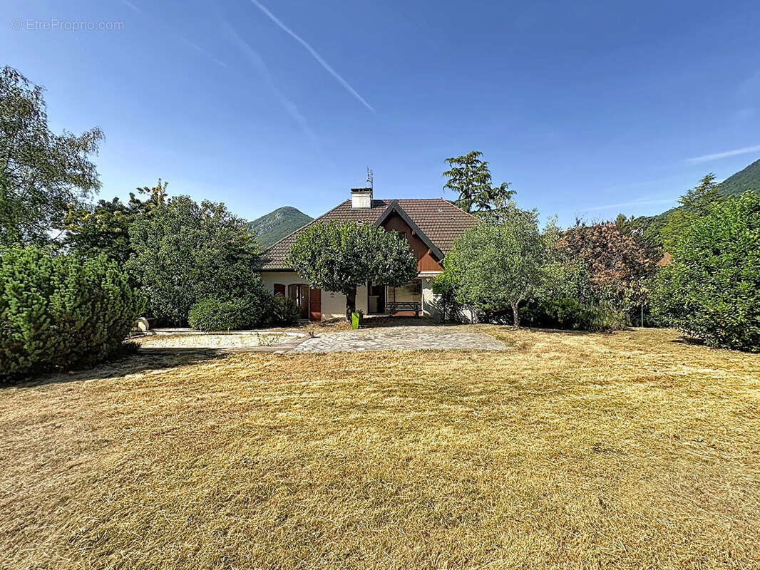 Maison à MENTHON-SAINT-BERNARD