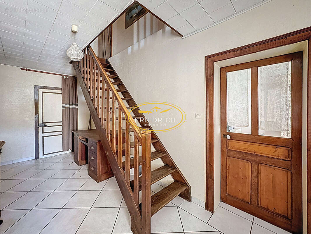 Jolie maison à conforter - photo 2
