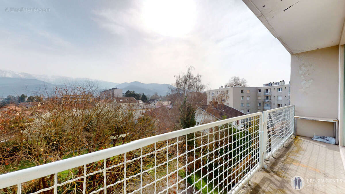 Appartement à SAINT-MARTIN-D'HERES