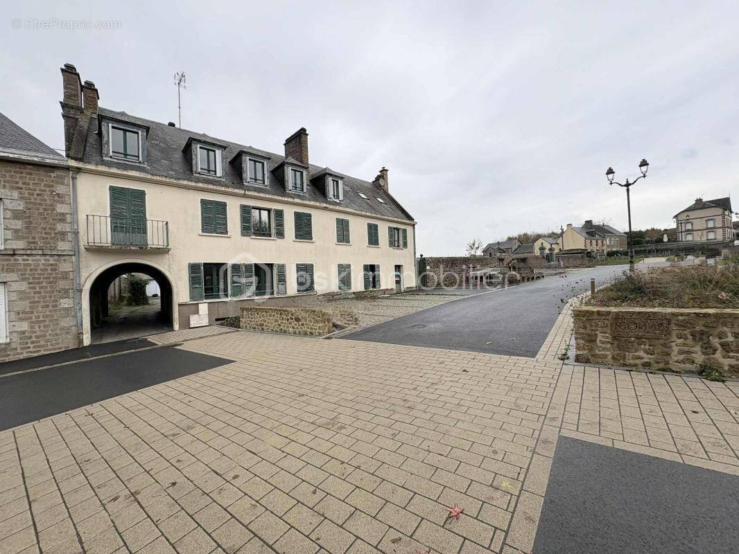 Appartement à LASSAY-LES-CHATEAUX