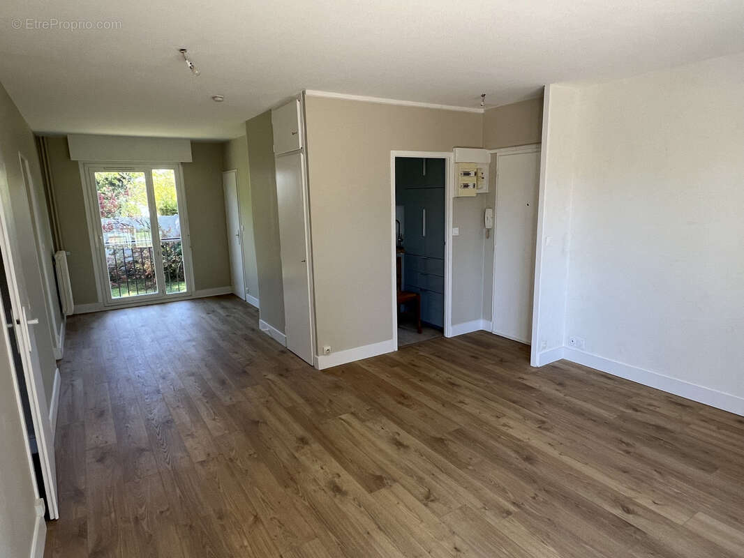 Appartement à LA CHAPELLE-SAINT-MESMIN