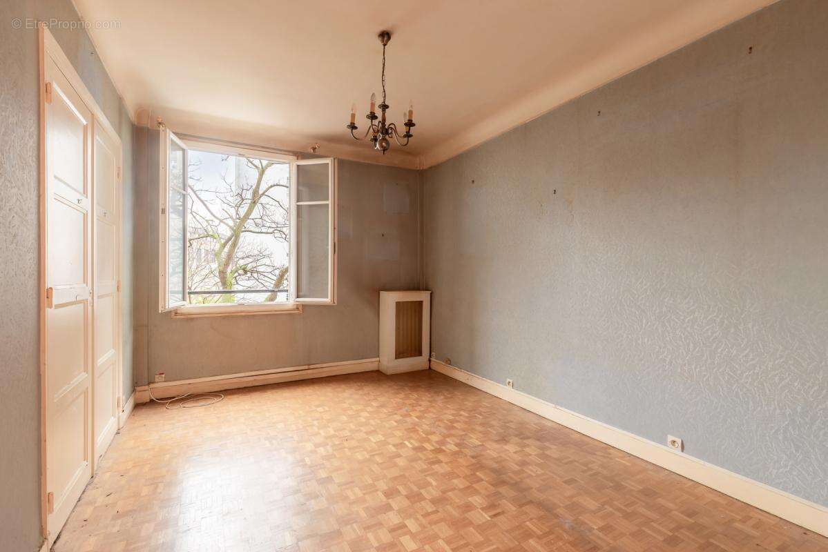 Appartement à PARIS-19E