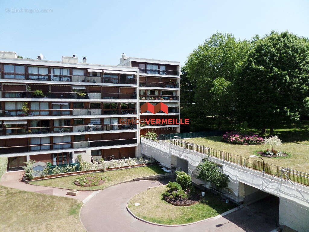 Appartement à LA CELLE-SAINT-CLOUD
