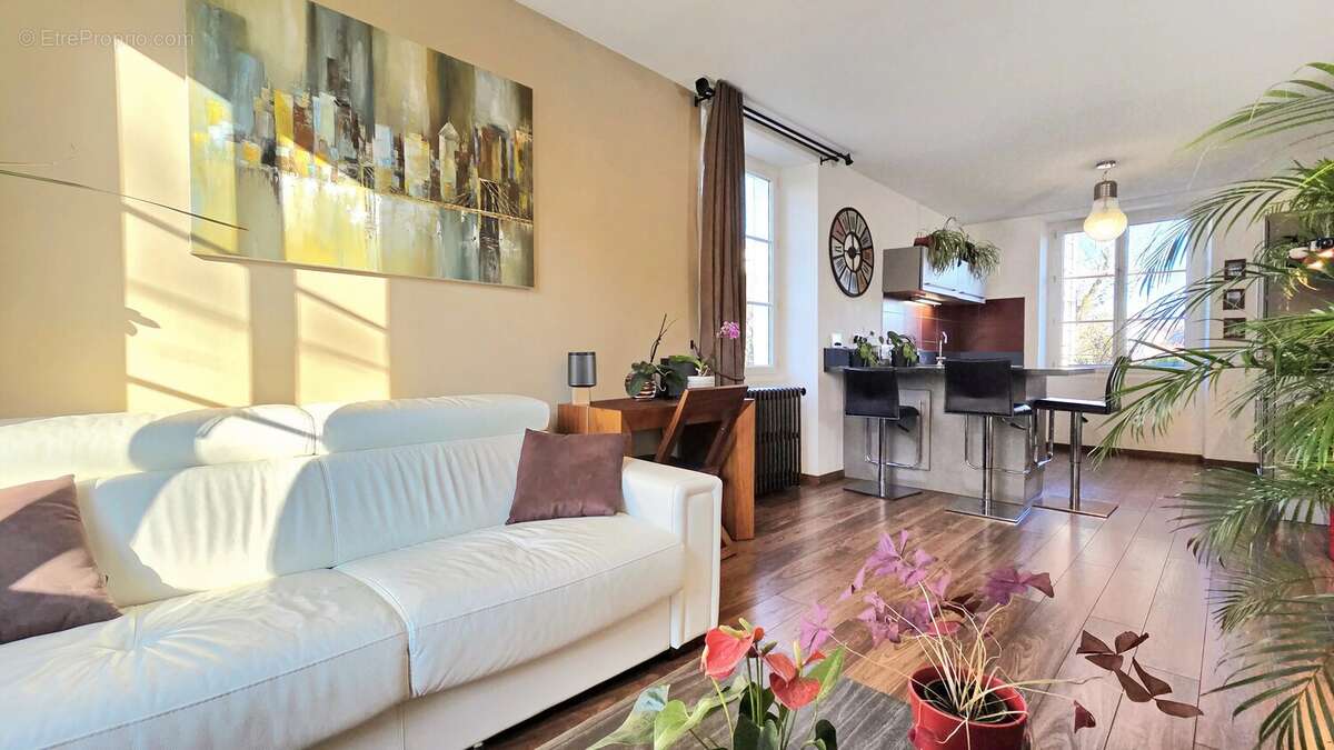 Appartement à AMBILLY