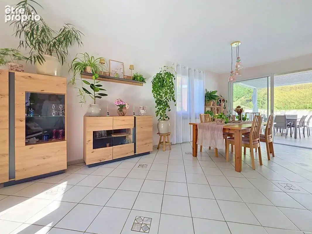 Maison - 3 Chambres - Sous sol complet - Cave - Double Garage - Deux terrasses - Pergola - Piscine - Jardin - Proche toutes comm - photo 16