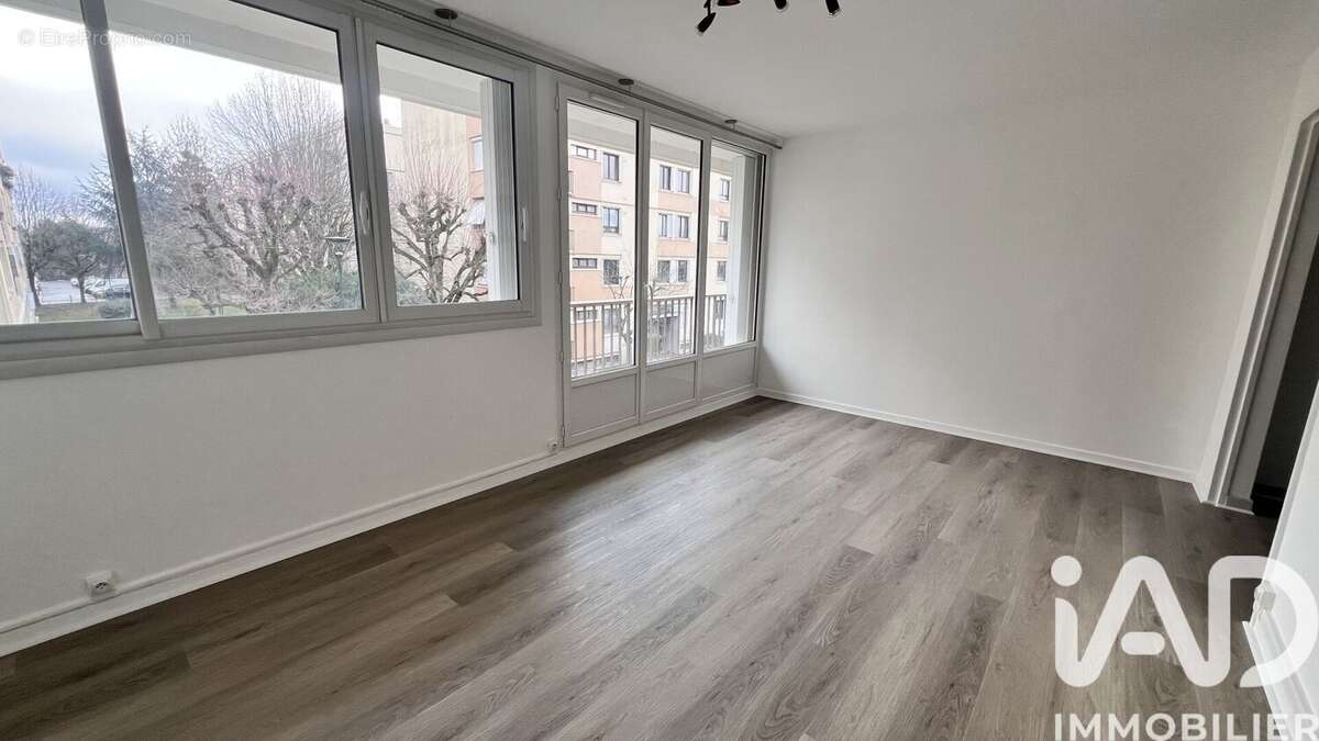 Photo 4 - Appartement à LE PLESSIS-ROBINSON