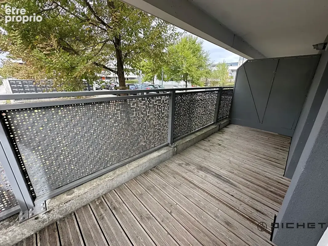 Villenave d'Ornon T2 au rdc avec terrasse et place de parking - photo 4