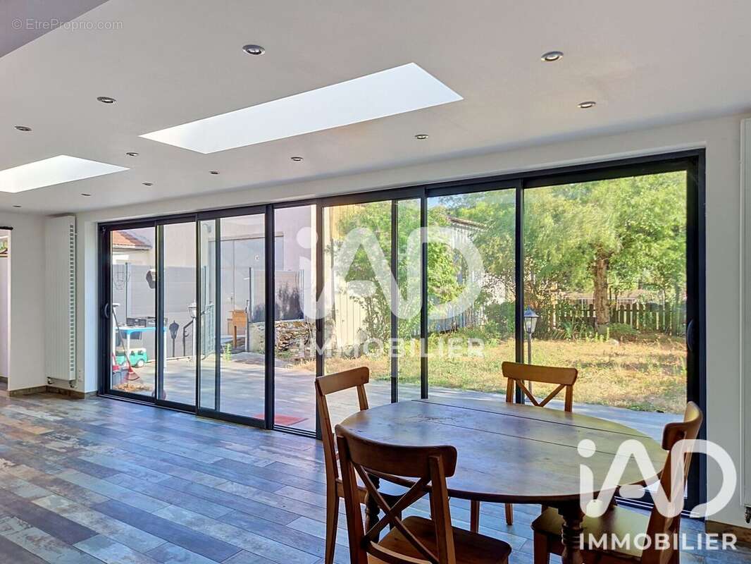 Maison 211 m² à Ozouer-Le-Voulgis  - photo 3