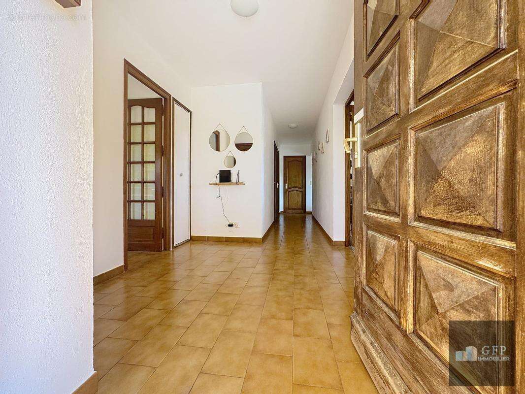 Maison à BORMES-LES-MIMOSAS