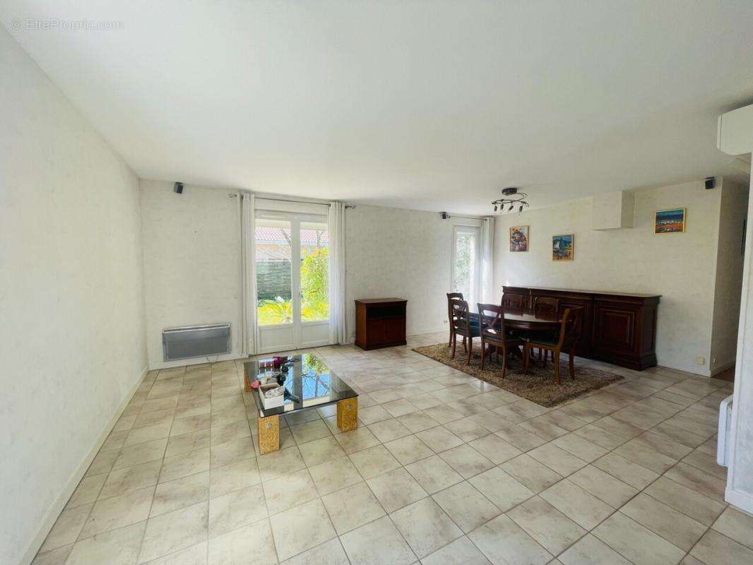 Maison à ROMANS-SUR-ISERE