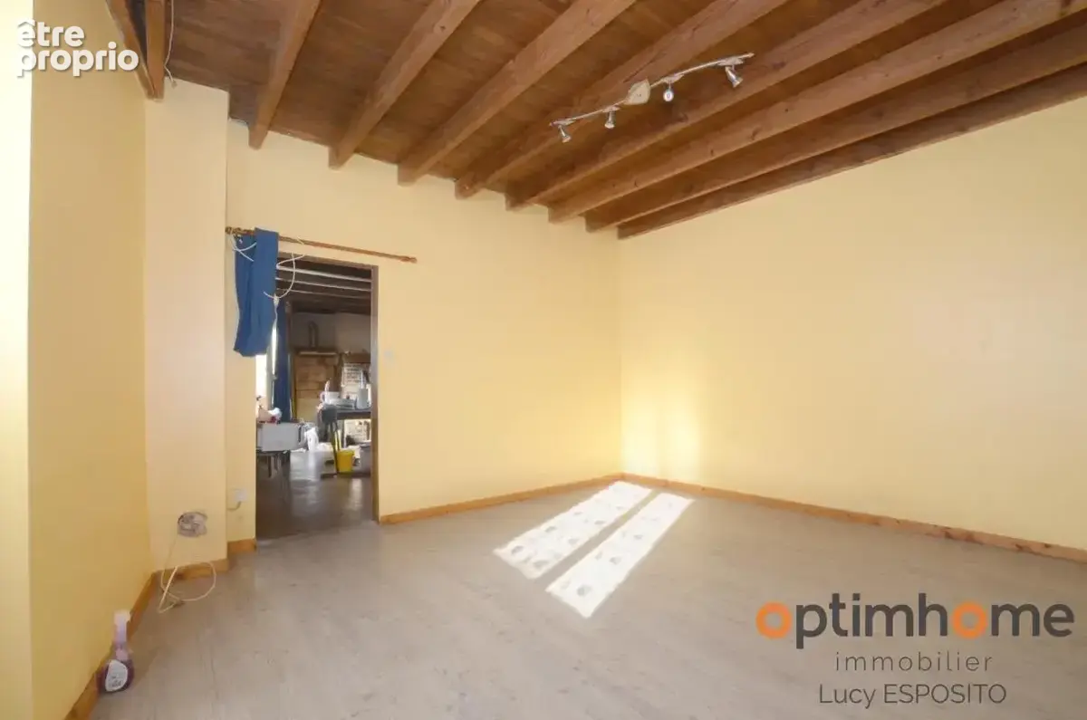 Maison en pierre à rénover avec terrain à bâtir – Nieuil (16)  - photo 5
