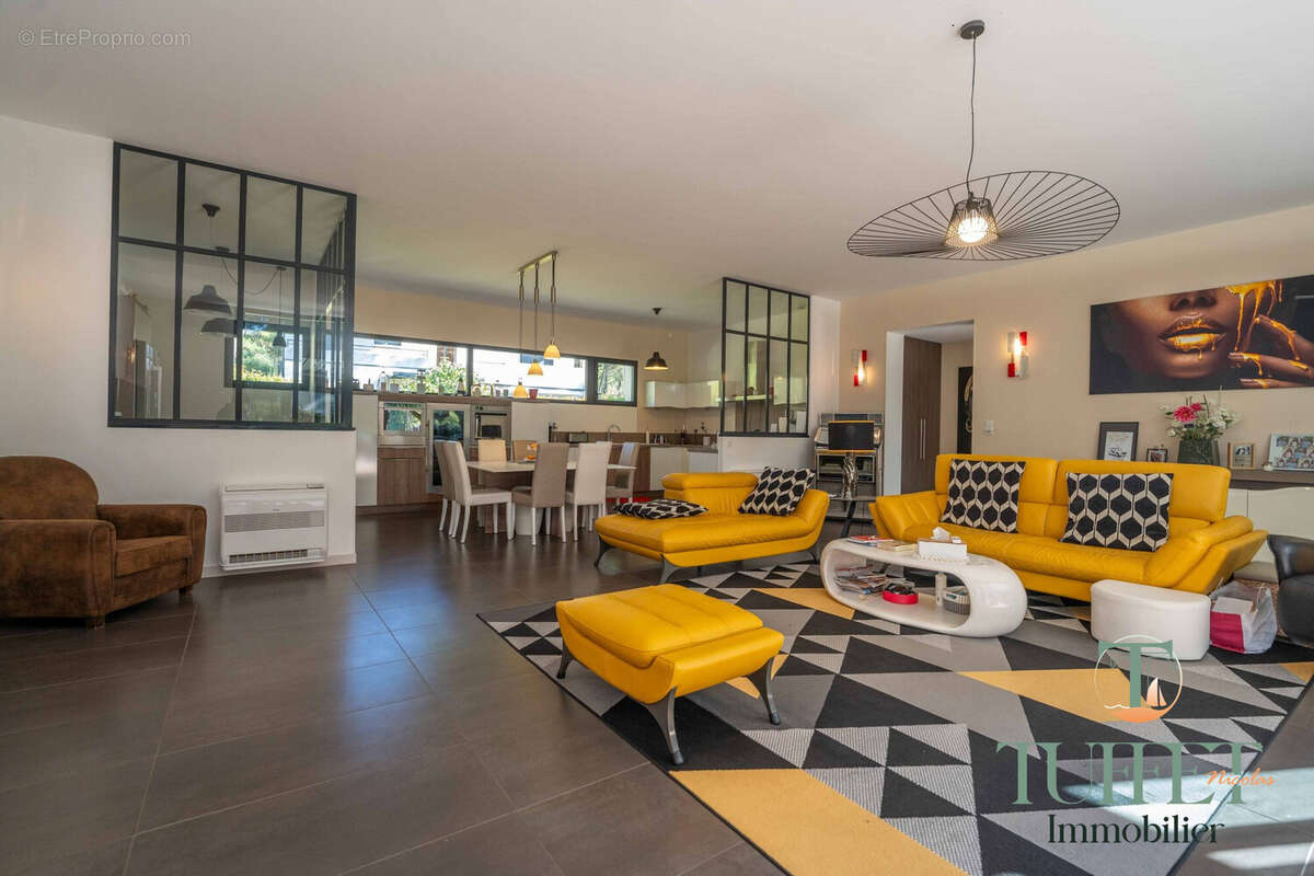 Maison à LES MATHES