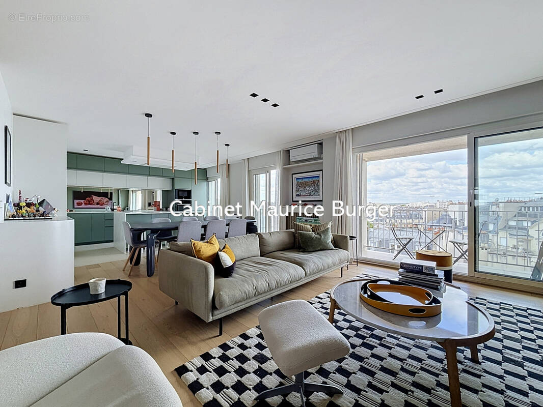 Appartement à PARIS-16E