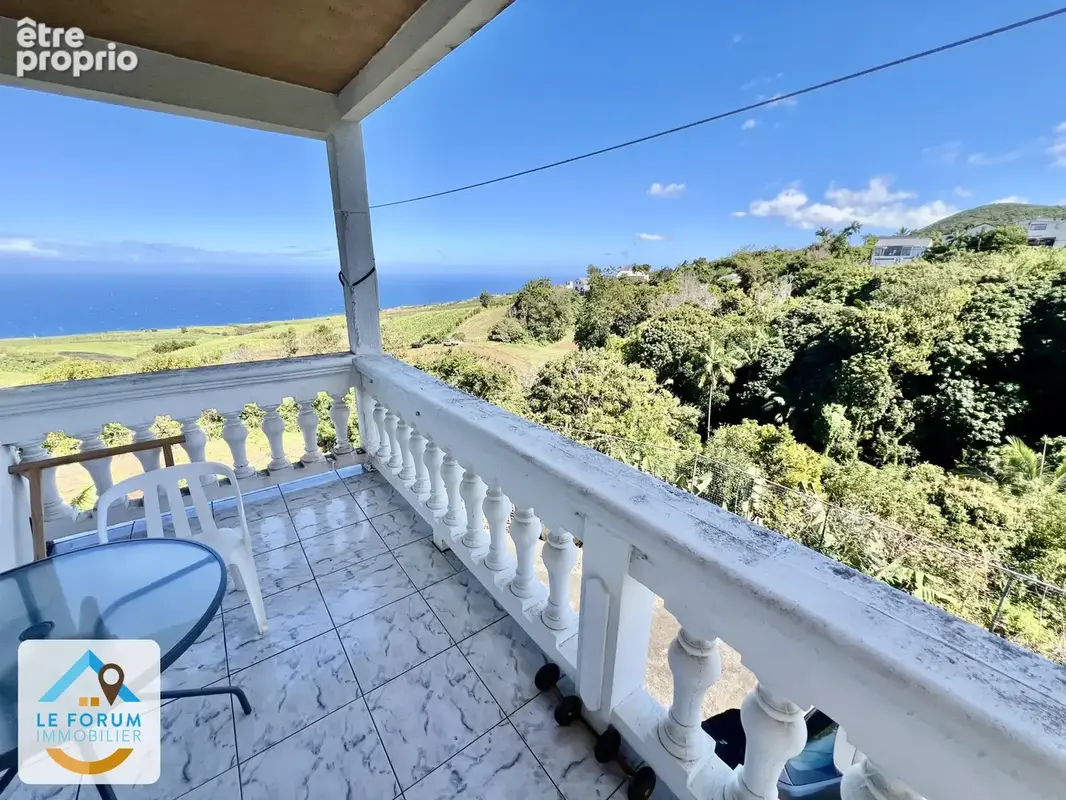 Petite île 97429 - ensemble immobilier en bon etat général - bon rendement locatif - magnifique vue mer - photo 4