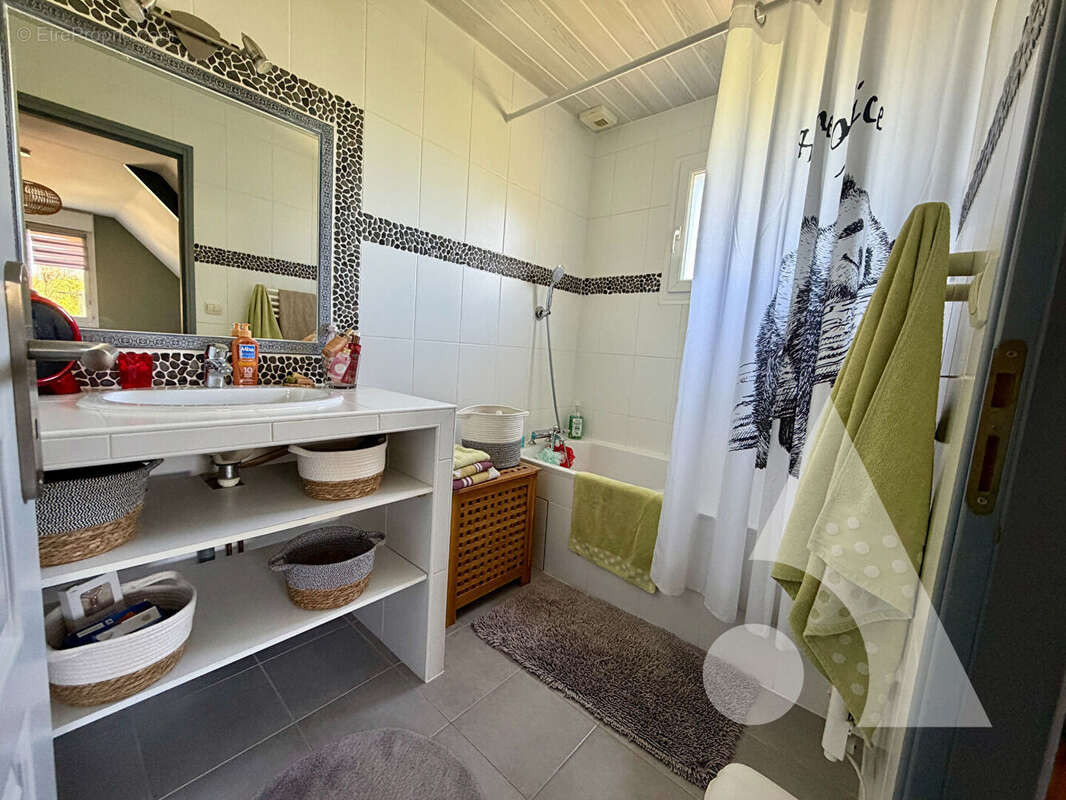 Maison à MONTIGNY-LES-MONTS