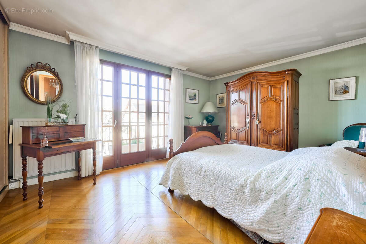 Maison à VIRY-CHATILLON