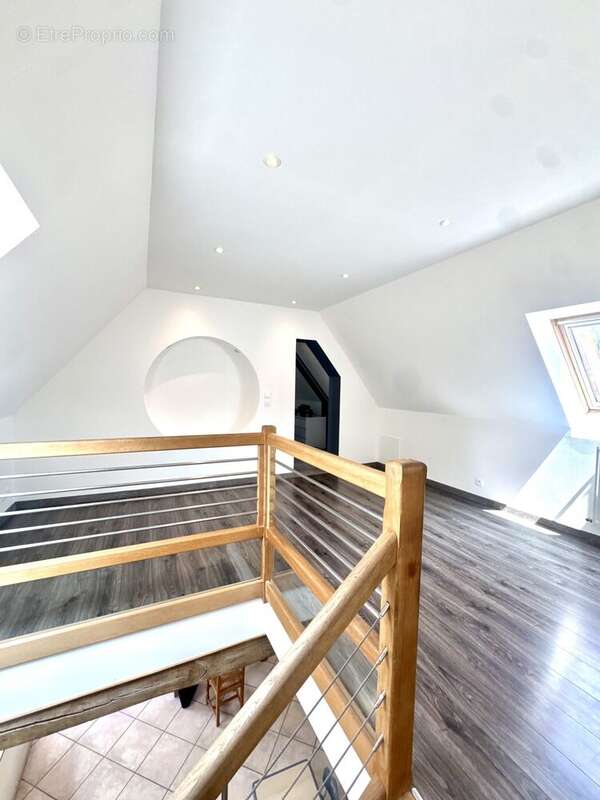 Maison 250 m² à Saint-Vaast-Dieppedalle  - photo 3