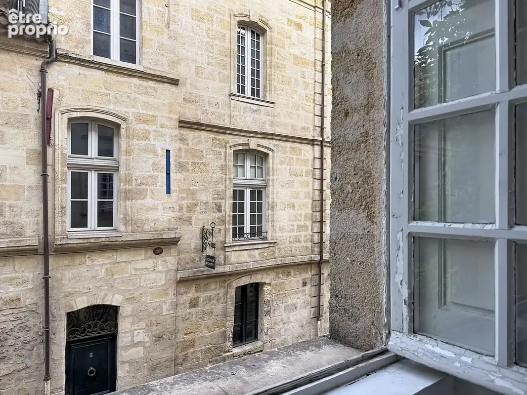 Bordeaux Saint-Michel   T2 de 40 m2 dans un immeuble en pierre - photo 5