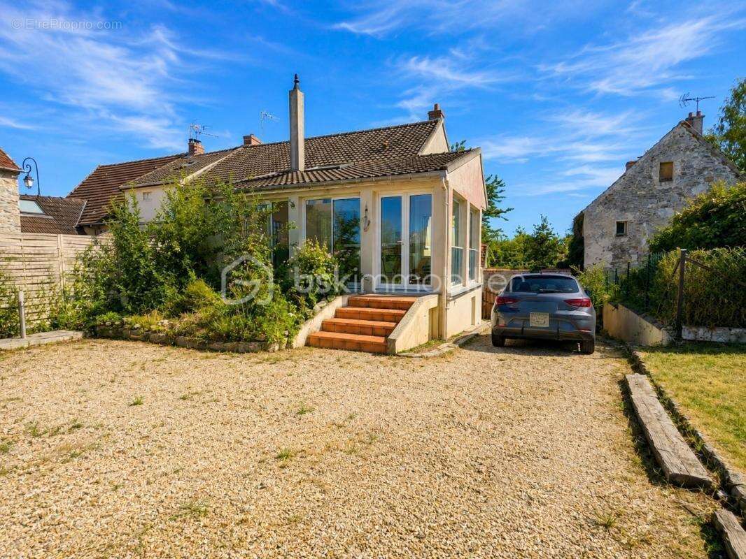  Maison familiale 7 pièces – 170 m² – 5 chambres – terrain de 724 m² - photo 2