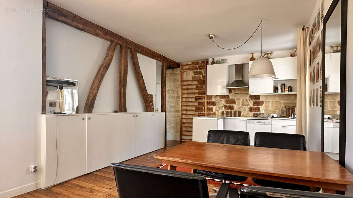 Appartement à PARIS-10E