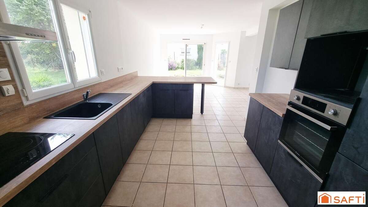 Maison 113 m² à La Gacilly  - photo 4