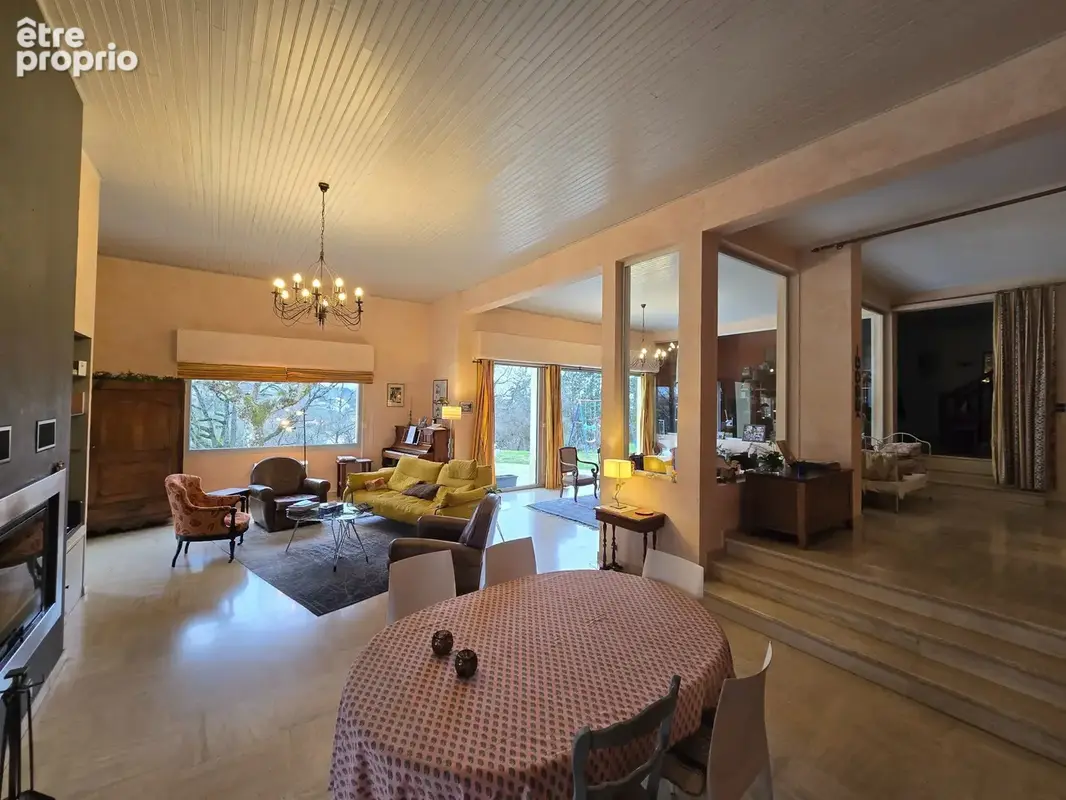 Maison familiale de 302m2 sur 3900m2 de terrain - photo 6