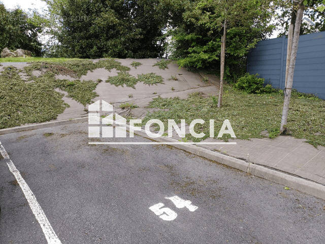 Parking à CHARTRES-DE-BRETAGNE