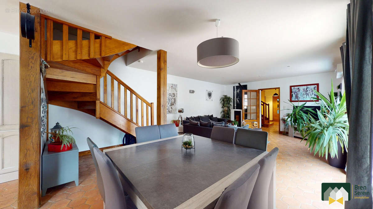Maison à CHAMPHOL