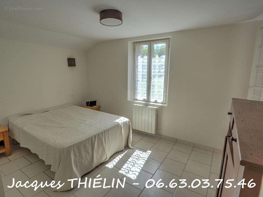 Maison à LONGUE-JUMELLES