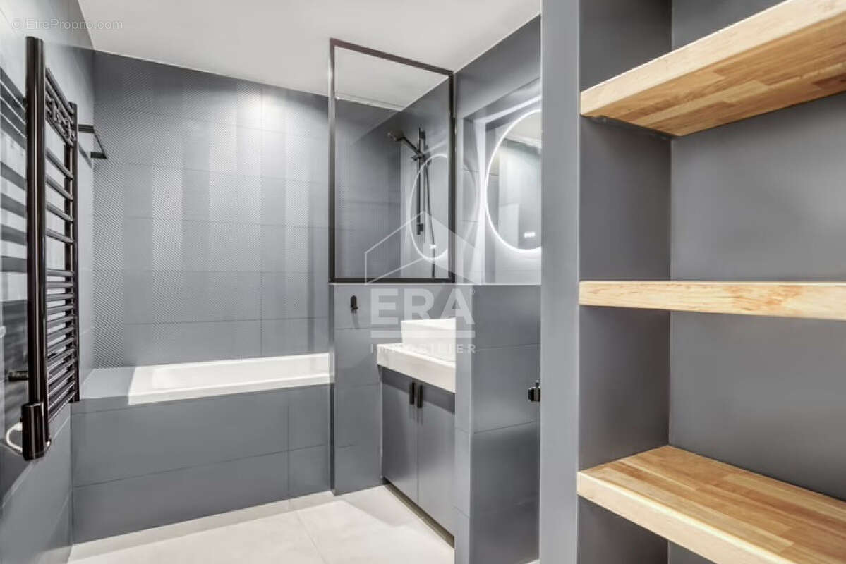 Appartement à PARIS-15E