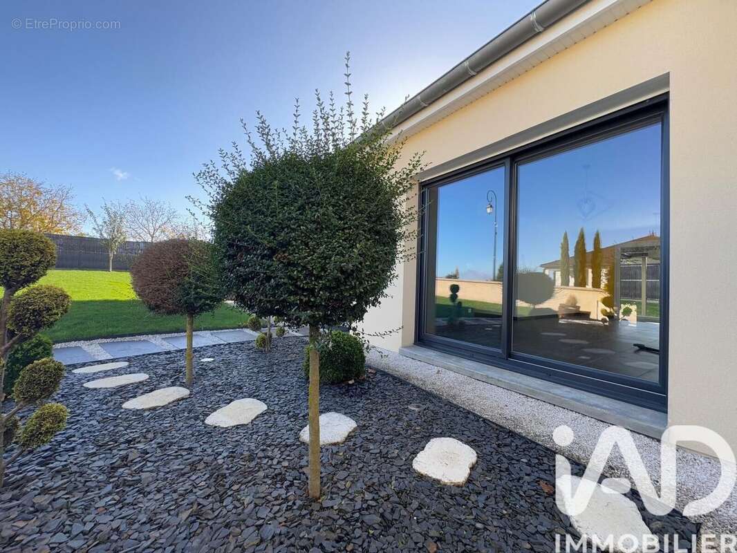 Photo 3 - Maison à LUDES