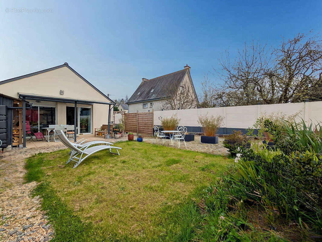 Maison à LE TRONCHET