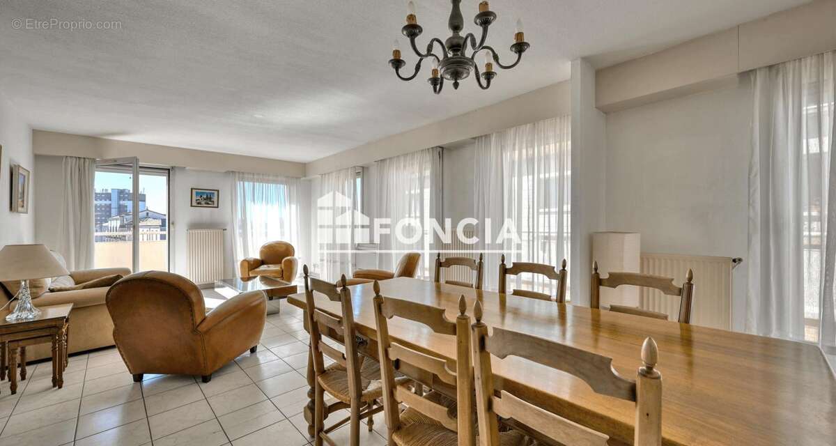 Appartement à NIMES
