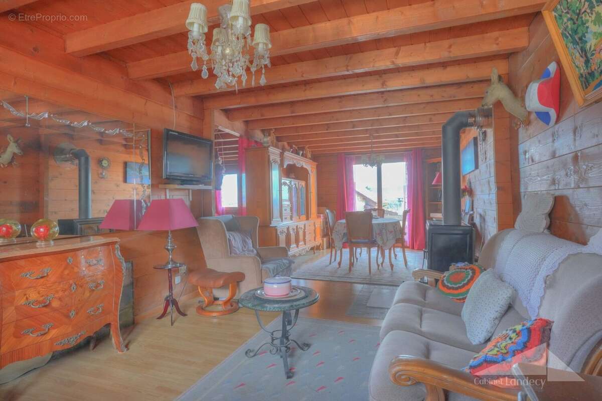 Maison à PERON