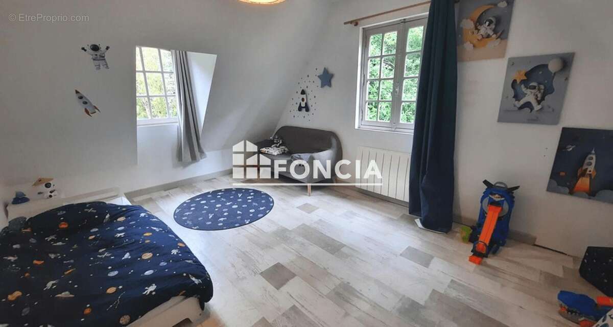 Le Mesnil-Jourdain – Belle maison familiale T6 (165 m²) rénovée – 4 chambres – Terrain de 1 228 m² - photo 13