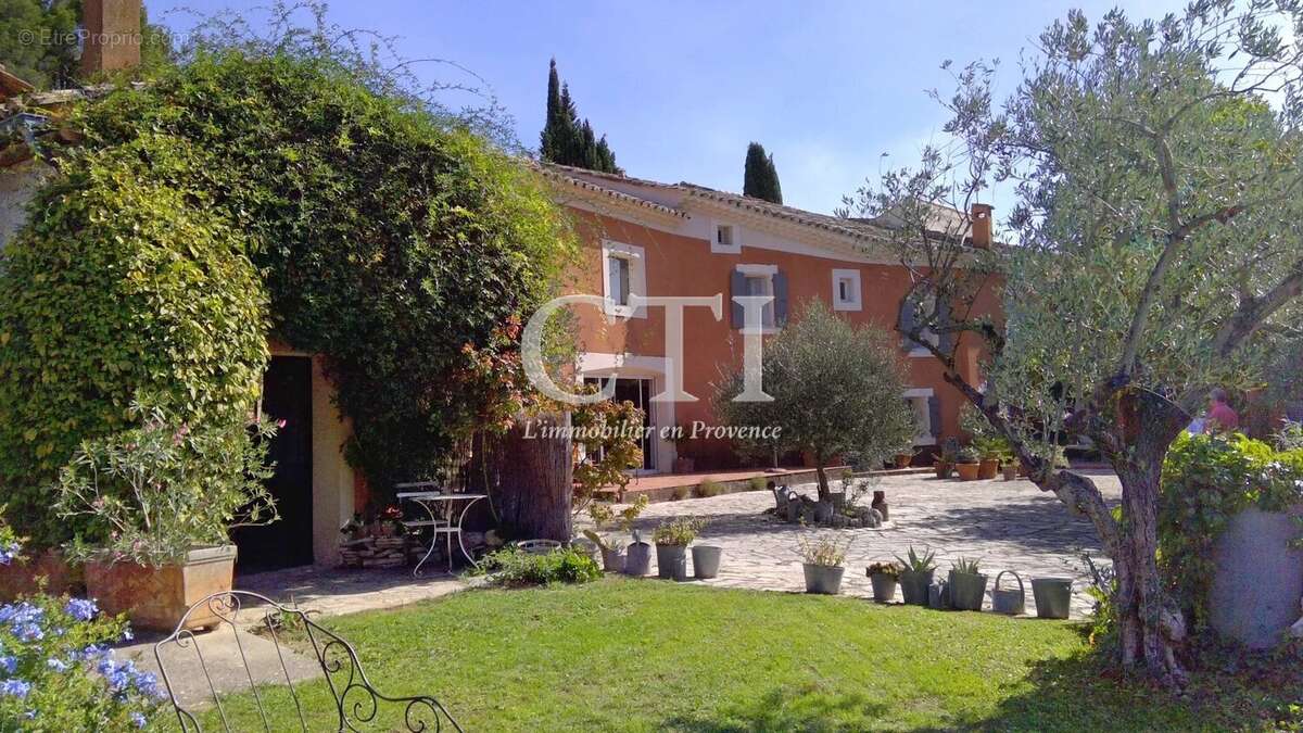 Maison à VAISON-LA-ROMAINE