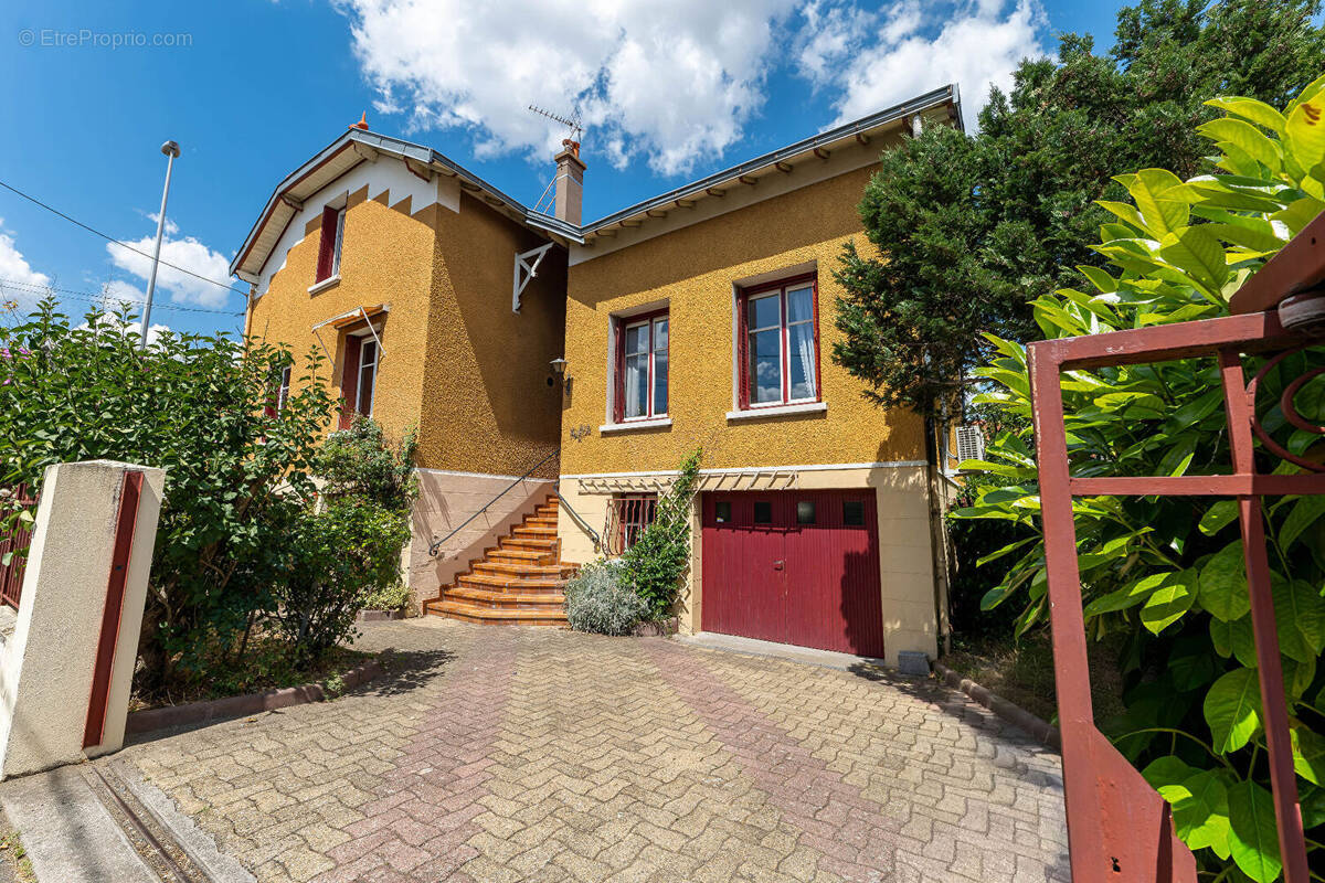 Maison à CLERMONT-FERRAND