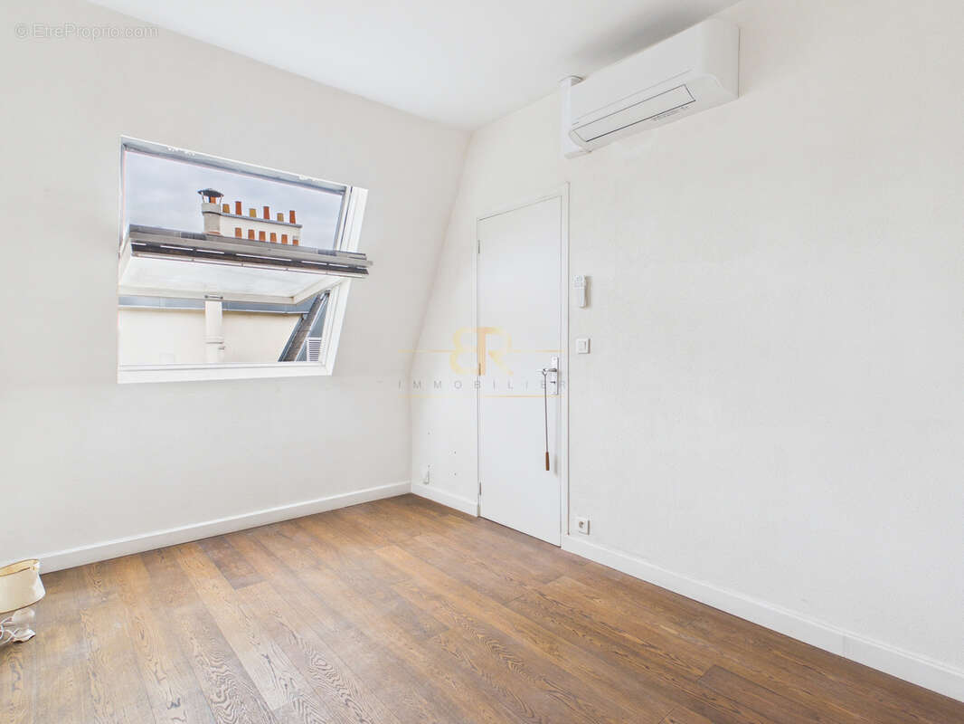 Appartement à PARIS-8E