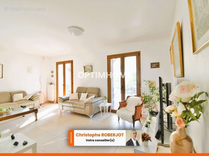 Maison à CHAMPFORGEUIL