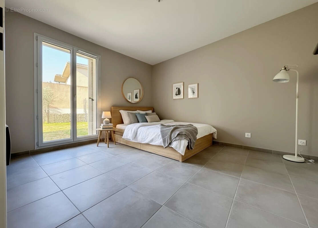Appartement à SIX-FOURS-LES-PLAGES