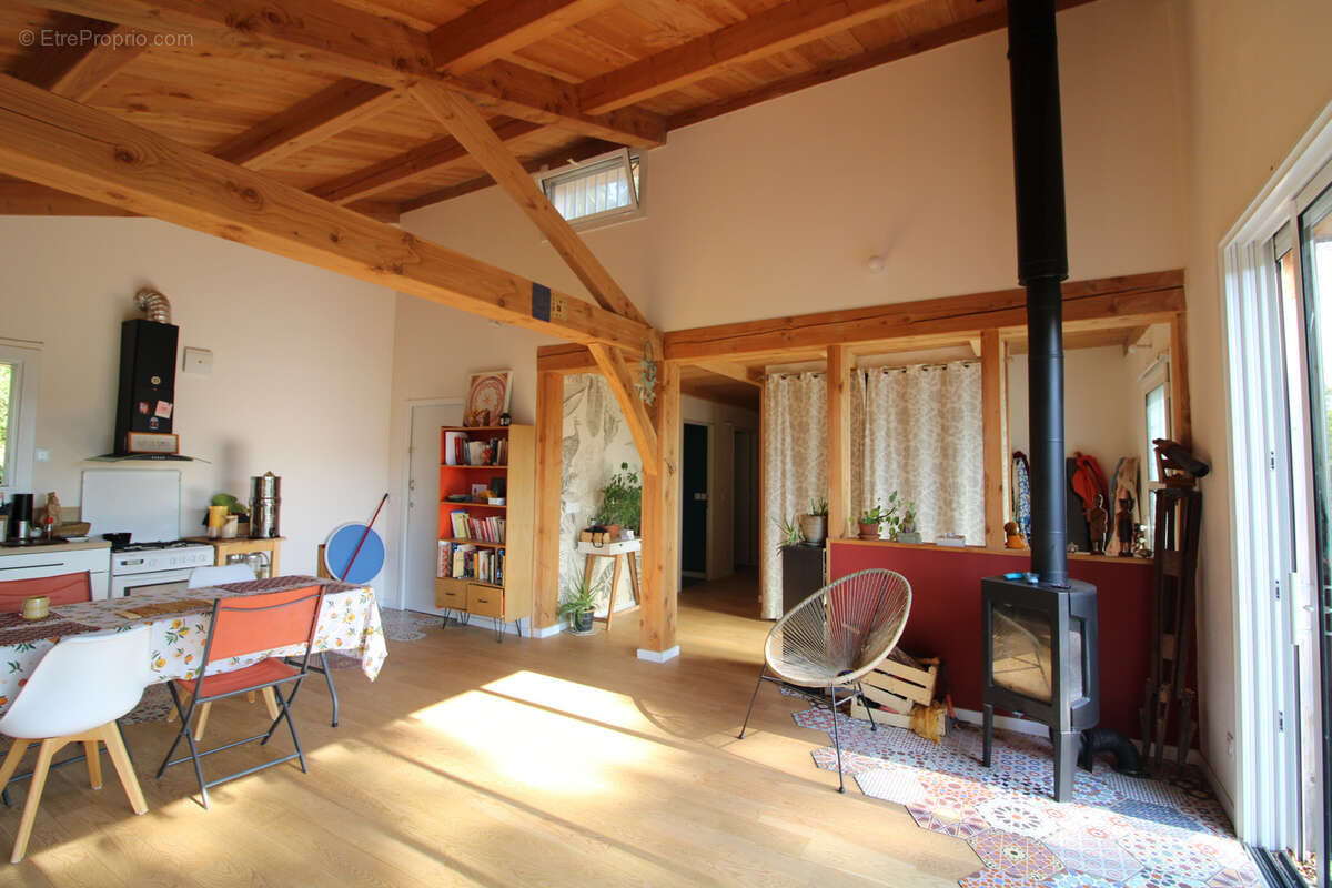 Charmante maison en bois de 98 m2 sur un terrain de 2800 m2. - photo 58