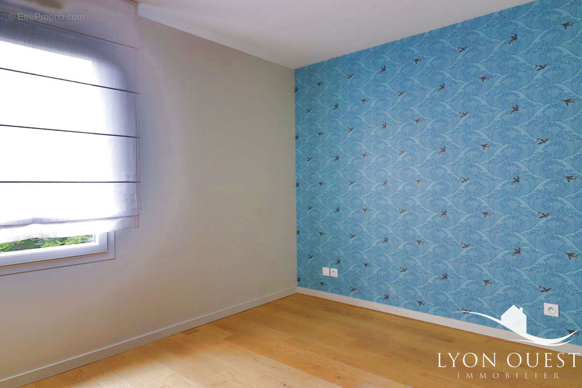 Charbonnières-les-bains au calme rez de jardin de 103m2. - photo 6