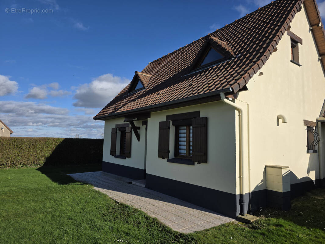 Maison à WOIGNARUE