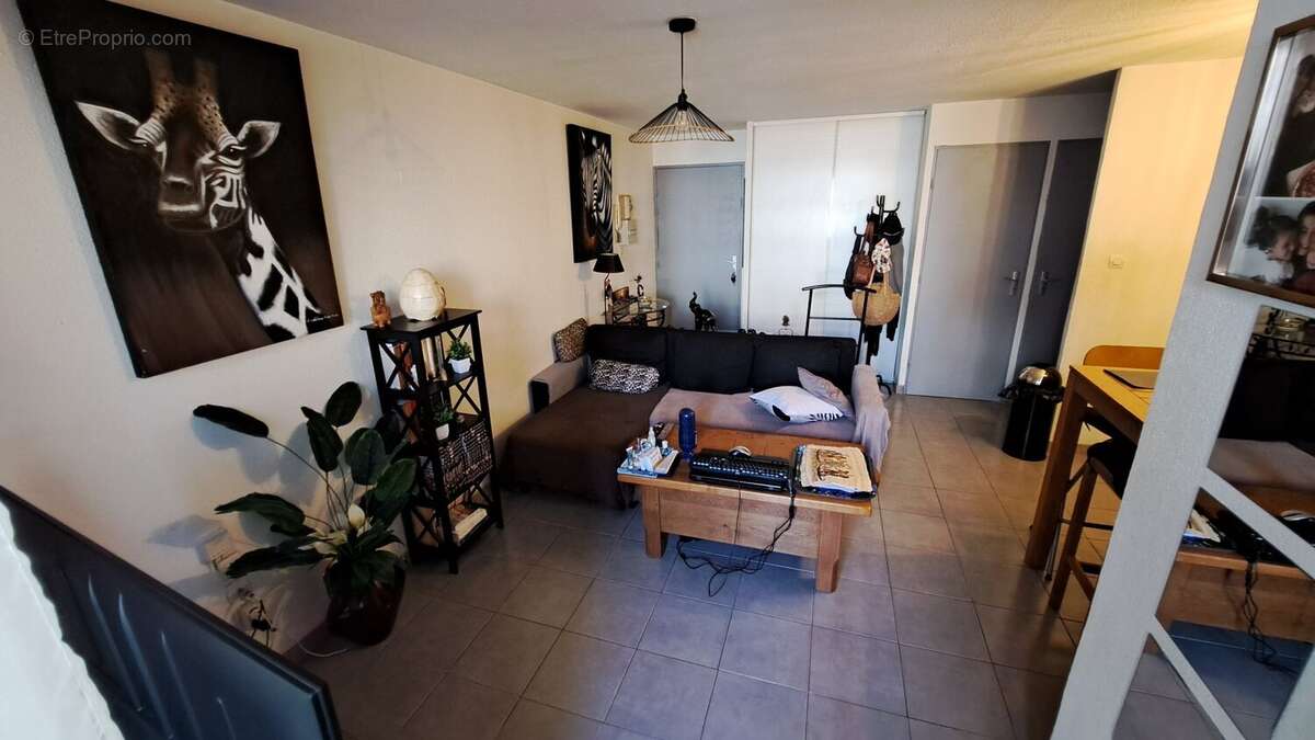 Sete - appartement type 2 avec loggia & parking (privatif) - vendu loué - photo 2